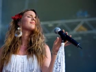 Kobieta, Joss Stone, Kolczyki, Mikrofon