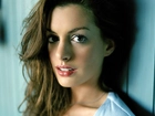 Anne Hathaway, Spojrzenie