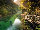 Rzeka, Las, Przejście, Przebijające Światło, Słowenia