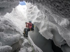 Antarktyda, Jaskinia lodowa, Alpinistka