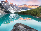 Kanada, Prowincja Alberta, Park Narodowy Banff, Góry, Jezioro Moraine, Pomost, Kajaki, Drzewa