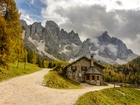 Włochy, Dolina Val Venegia, Dom, Restauracja Malga Venegiota di Tonadico, Góry Dolomity, Droga