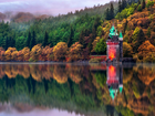Walia, Hrabstwo Powys, Jezioro Lake Vyrnwy, Budowla, Wieża ciśnień, Jesień, Drzewa, Lass