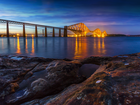 Szkocja, Most Forth Bridge, Zatoka Firth of Forth, Kamienie, Wieczór