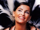 Uśmiechnięta, Nelly Furtado, Kolczyki