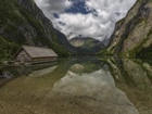 Jezioro Obersee, Kamienie, Góry Alpy, Drewniana, Szopa, Domek, Park Narodowy Berchtesgaden, Bawaria, Niemcy