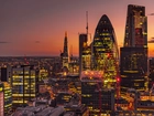 Anglia, Londyn, City of London, Panorama miasta, Wieżowiec 30 St Mary Axe, Zachód słońca