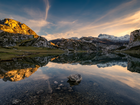 Zachód słońca, Góry, Jezioro Covadonga, Lagos de Covadonga, Skały, Kamienie, Odbicie, Park Narodowy Picos de Europa, Asturia, Hiszpania