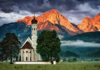 G?ry, Alpy, Ko?ci?? Eglise Saint Coloman, Drzewa, Las, Mg?a, Chmury, Schwangau, Region Allgau, Bawaria, Niemcy