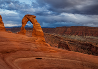 Chmury, Kanion, Skały, Łuk Delicate Arch, Park Narodowy Arches, Utah, Stany Zjednoczone