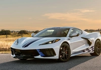 Chevrolet C8 Corvette Stingray, Hennessey Supercharge H700, Biały, Przód, Pobocze, Łąka, Niebo, 2023