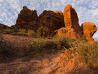 Skały, Krzewy, Formacje, Turret Arch, Park Narodowy Arches, Utah, Stany Zjednoczone