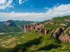 Góry, Skały, Formacje skalne, Mallos de Riglos, Dolina, Rośliny, Hiszpania
