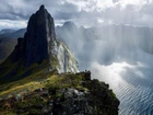 Norwegia, Senja, Morze, Góra, Segla, Przebijające światło, Chmury