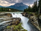 Park Narodowy Jasper, Rzeka, Athabasca River, Skały, Wodospad, Athabasca Falls, Drzewa, Chmury, Kanada