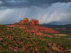 Stany Zjednoczone, Arizona, Skały, Cathedral Rock, Niebo, Chmury, Pioruny, Błyskawice