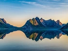 Poranek, Góry, Jezioro, Odbicie, Reinefjorden, Lofoty, Norwegia