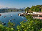Szkocja, Wyspa Skye, Portree, Przystań, Domy, Jezioro, Zatoka, Żaglówki