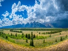 Stany Zjednoczone, Wyoming, Park Narodowy Grand Teton, Równina, Drzewa, Góry, Chmury, Niebo