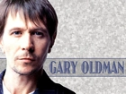 Gary Oldman,krótkie włosy, niebieskie oczy