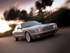 Srebrny, Jaguar X-Type, Zachód słońca