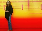 Angelina Jolie, jeansy, złote buty