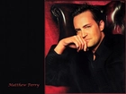 Mathew Perry,czarny strój