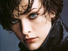 Milla Jovovich, Twarzyczka