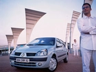 Man in white car in metalic  Clio 2