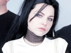 Amy Lee, czarne włosy, niebieskie oczy