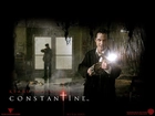 Constantine, Keanu Reeves, pistolet, okno