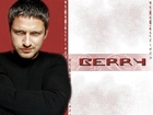 Gerard Butler,czarna koszulka