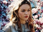 Julia Stiles, kwiaty