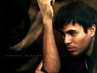 Enrique Iglesias, Ręka