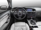 Audi A5, Wnętrze