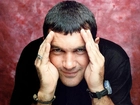 Antonio Banderas, Krótkie, Włosy