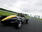 Przód, Ariel Atom, Kierowca