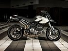 Ducati Hypermotard 1100, Czarna, Rama