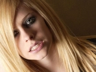 Avril Lavigne, Usta