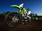 Kawasaki KX450F, Podstawka