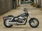 Harley-Davidson Dyna Super Glide, Manetka, Gazu