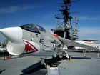 Lotniskowiec, USS Midway, Vought F-8 Crusader