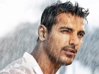 John Abraham, Deszcz