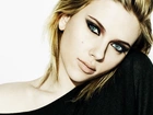 Scarlett Johansson, Kocie, Oczy