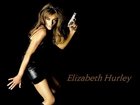 Elizabeth Hurley, Sexy, pistolet