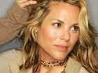 Maria Bello, Zamyślenie