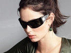 Nicole Trunfio, Twarz, Okulary