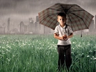 Chłopczyk, Pole, Parasol, Deszcz