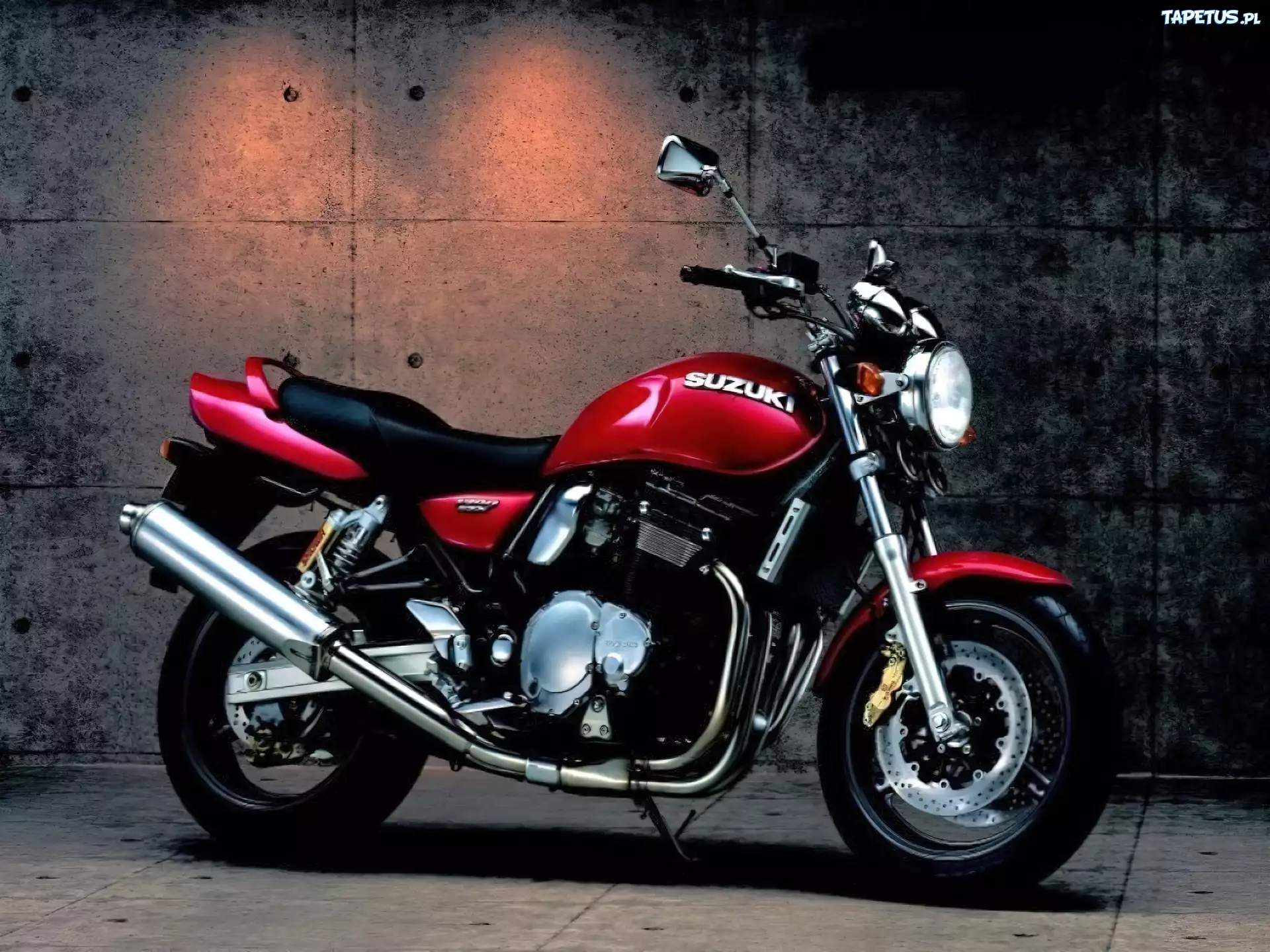 Motory Suzuki,kierownica,lusterka,tłumik , siedzenie ,światła ,koła,opony