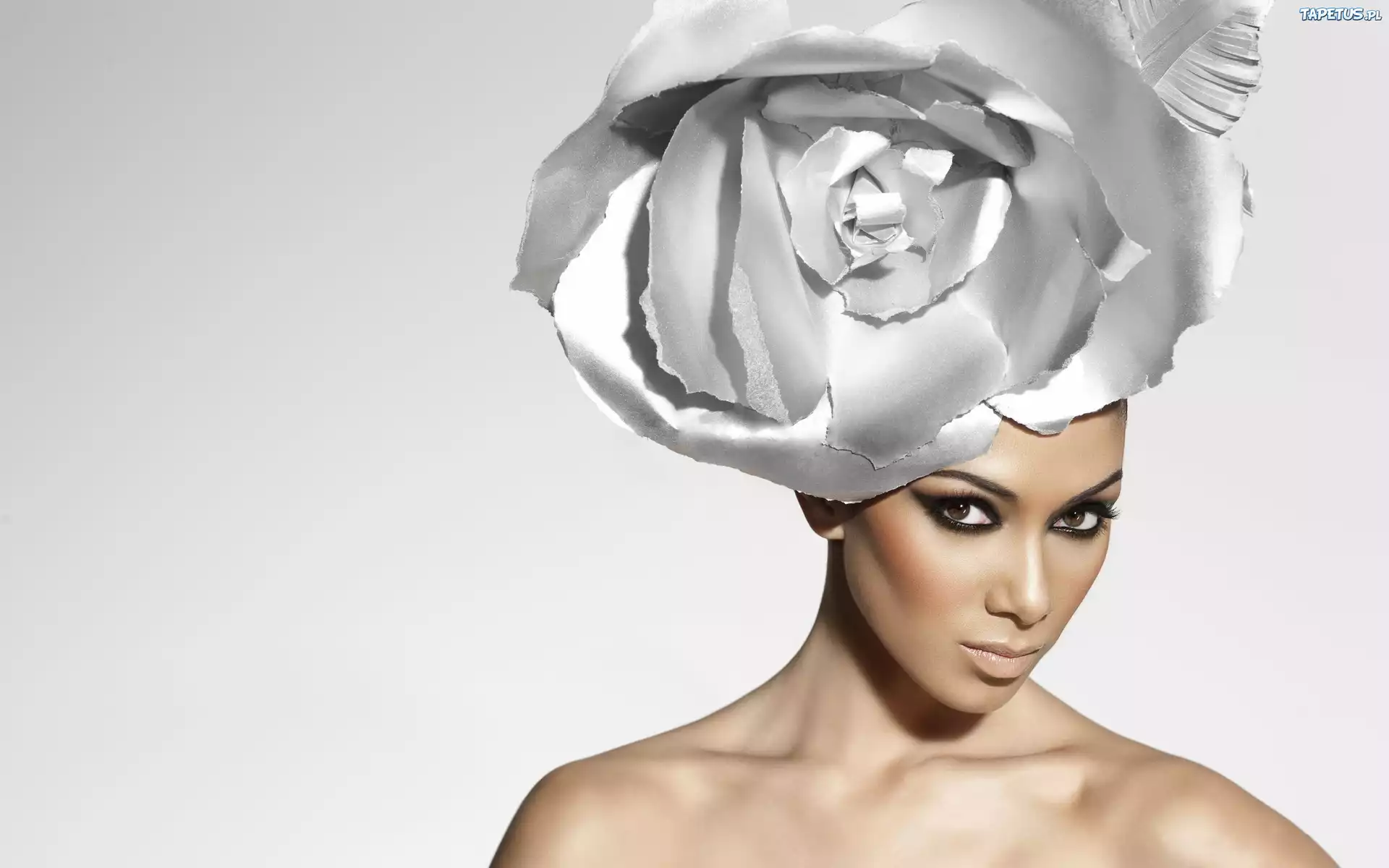 Nicole Scherzinger, Kapelusz
